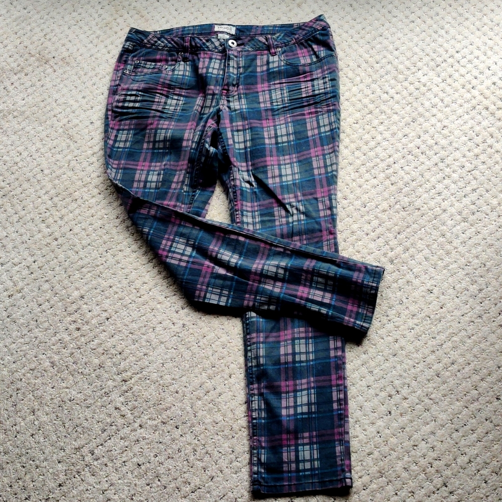 NWOT plaid Mudd junior skinny jeans size 17